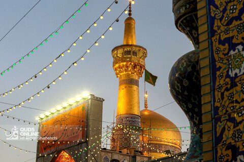 حال و هوای حرم مطهر رضوی در شب میلاد رسول اکرم (ص)