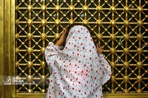 حال و هوای حرم مطهر رضوی در شب میلاد رسول اکرم (ص)