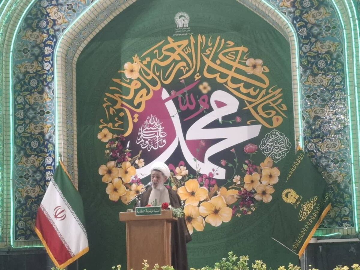 شادمانی زائران عرب زبان حرم رضوی در شب میلاد ختم‌المرسلین(ص)