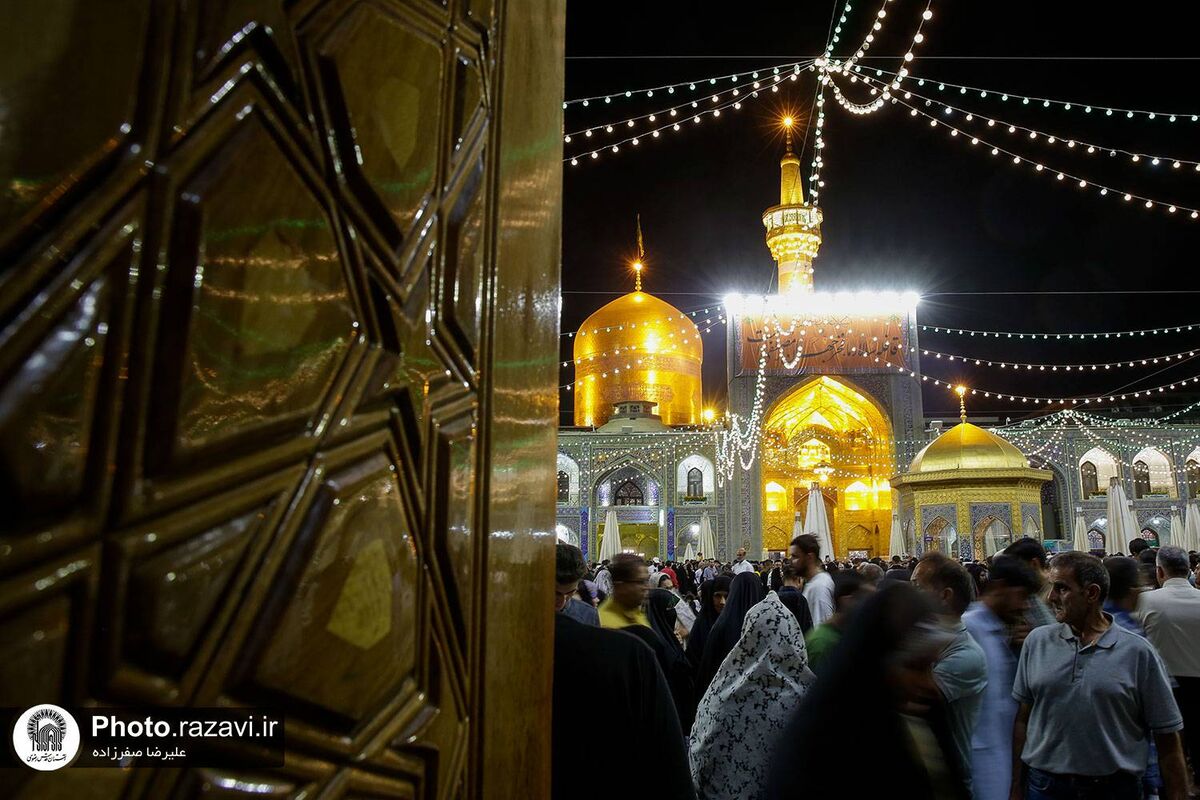 حرم رضوی در شام میلاد پیامبر مهر و رحمت نورباران بود