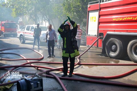 حریق گسترده کارگاه مبل‌سازی در بزرگراه بابانظر مشهد