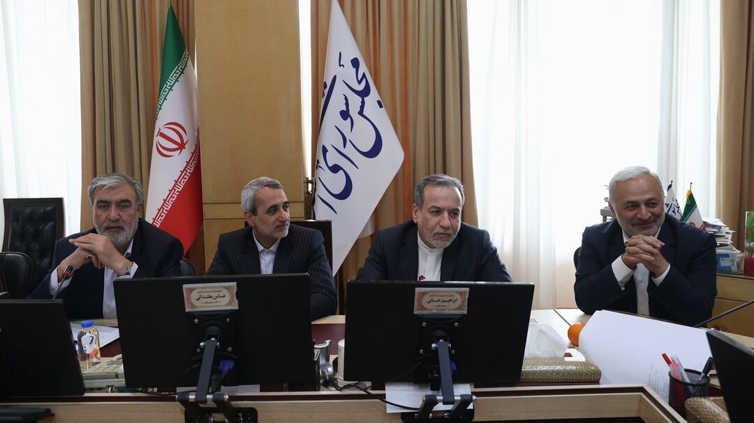 جلسه اضطراری کمیسیون امنیت ملی مجلس با عراقچی