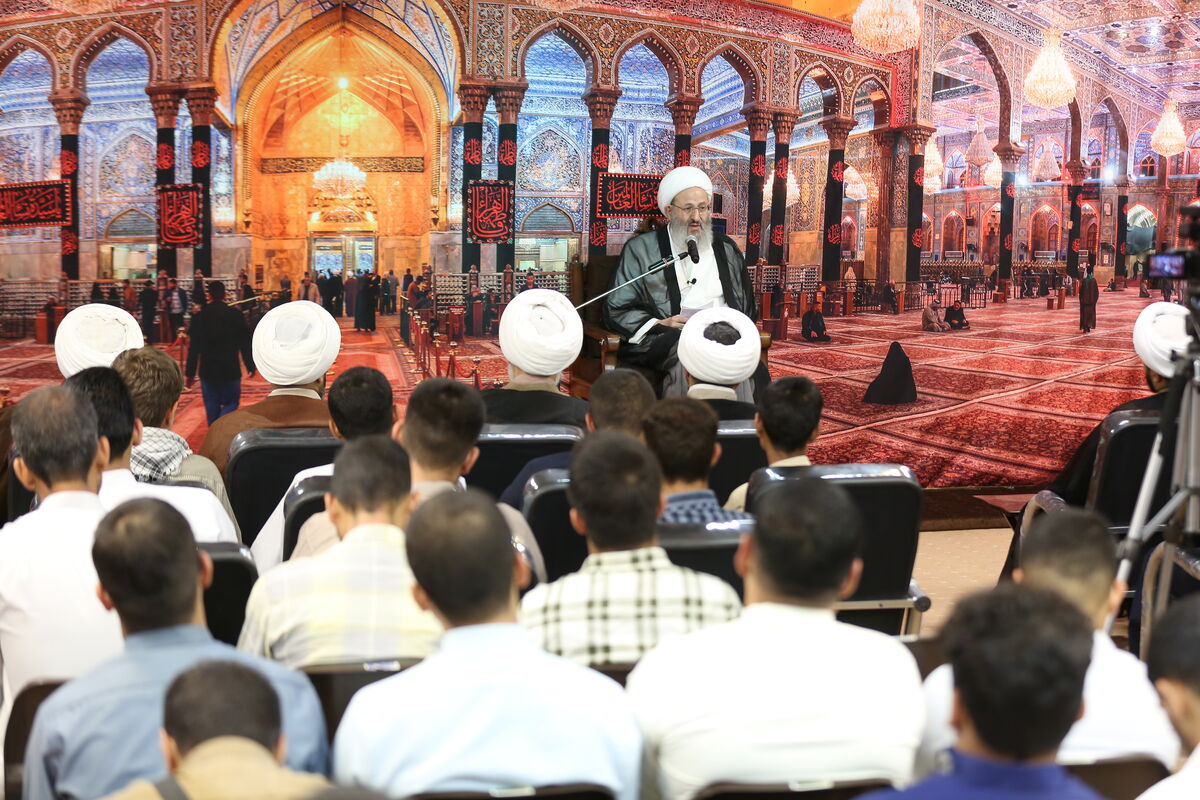 روحانیت باید چشم بیدار جامعه و مدافع حقوق مردم باشد/تسخیر جان و دل مردم، فقط با عمل صالح و معنویت و اخلاص امکان‌پذیر است