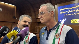 رافائل: همه بازیکنان می‌خواهند به تیم ملی هندبال برسند؛ از گذشته اطلاعی ندارم