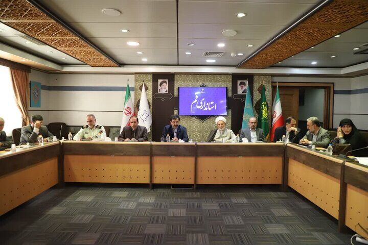 لزوم تعامل آموزش و پرورش قم با دستگاه‌های اجرایی برای رفع موانع حقوقی