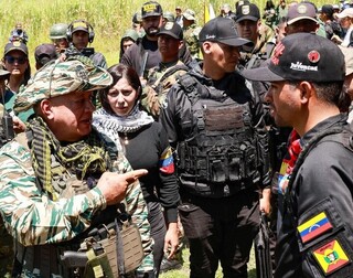 تحولات ونزوئلا؛ از تمجید مادورو از مردم تا طعنه وزیر خارجه به سربازان آمریکا