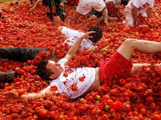امروز اسپانیا در گوجه‌ غرق می‌شود!