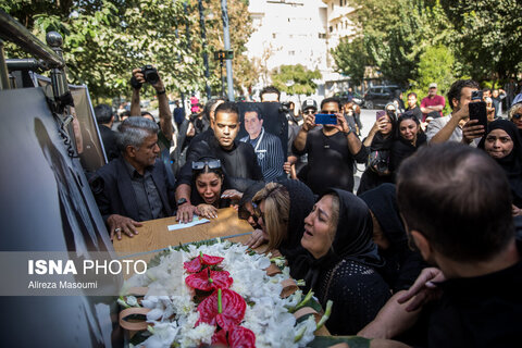 مراسم تشییع پیکر امید جهان