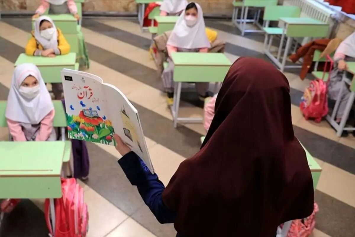 ساعت آغاز فعالیت مدارس در مهر/ تداوم فعالیت تمامی ۲۳۰۰۰ حق‌التدریس آزاد در سال تحصیلی جدید
