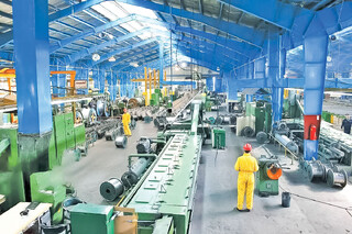 نسخه نجات صنایع همچنان روی کاغذ