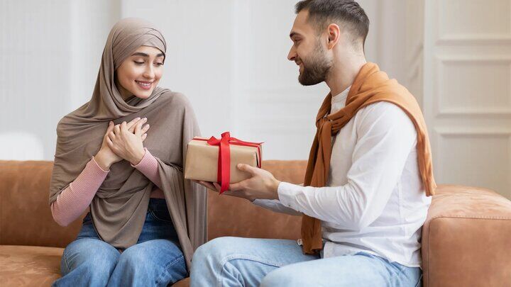 راز محبوبیت نزد پیامبر(ص) خوش‌اخلاقی با همسر است؛ کمترین نتیجه بداخلاقی