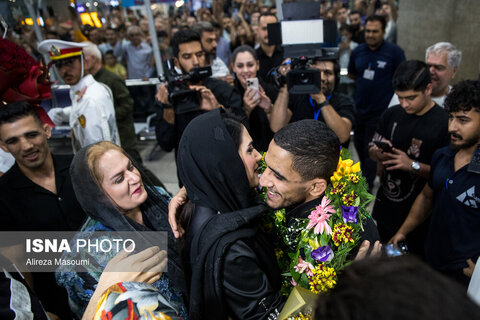 استقبال از تیم ملی کشتی آزاد ایران در فرودگاه امام خمینی (ره)