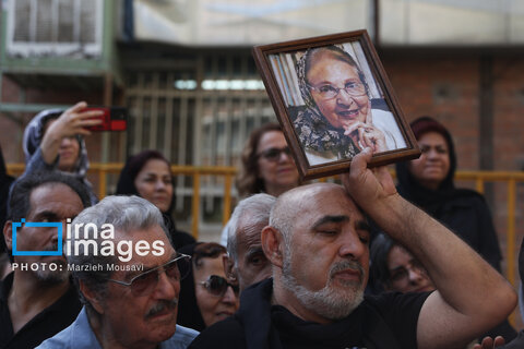 تشییع پیکر «ثمینه باغچه‌بان»