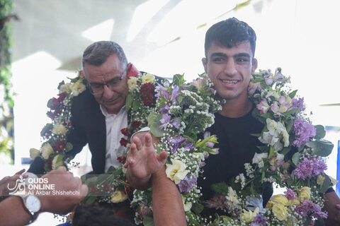 استقبال مردمی از "احمد جوان"