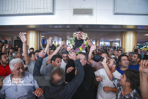 استقبال مردمی از "احمد جوان"