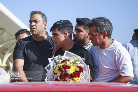 استقبال مردمی از "احمد جوان"