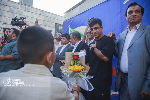 استقبال مردمی از "احمد جوان"