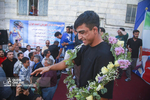 استقبال مردمی از "احمد جوان"