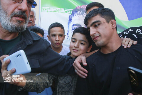 استقبال مردمی از "احمد جوان"