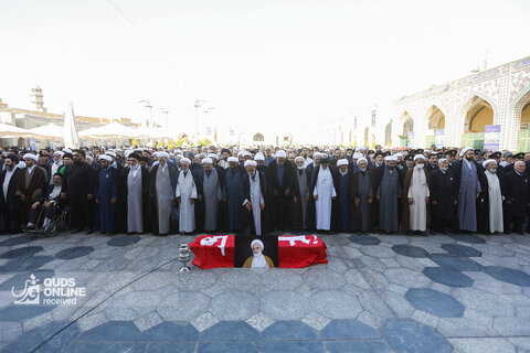 تشییع پیکر حجت‌الاسلام والمسلمین علی اکبر الهی خراسانی در حرم مطهر رضوی