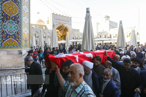 تشییع پیکر حجت‌الاسلام والمسلمین علی اکبر الهی خراسانی در حرم مطهر رضوی