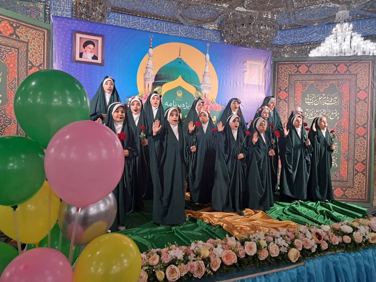 مشارکت پرشور مادران و دختران در گعده‌های معرفتی و مهارتی حرم مطهر رضوی