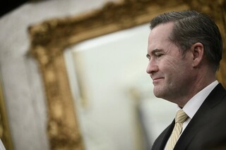 بازگشت «مایک والتز» به دولت ترامپ؛ سنا به متهم اصلی سیگنال‌گیت رای اعتماد داد