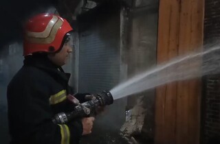 حریق شبانه در منطقه مهدیس اهواز؛ ۲ مرد مجروح شدند