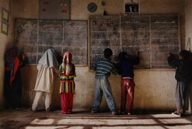 از آرشیو قدس | عکسهای دیدنی و خاطره انگیر دهه ۶۰ از مدارس ایران