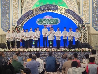 نغمه‌های فتح و پیروزی در حرم مطهر رضوی طنین‌انداز شد