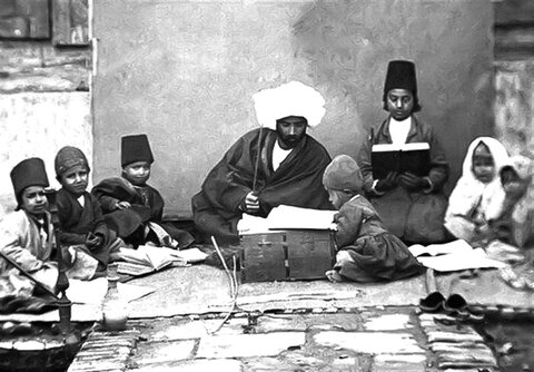 کلاس اولی‌های هزار سال پیش / آموزش کودکان، تحت الگوی ترکه گلابی و انار!