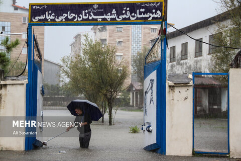 بارش شدید باران و آبگرفتگی معابر در آستارا