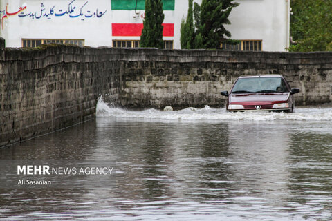بارش شدید باران و آبگرفتگی معابر در آستارا