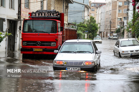 بارش شدید باران و آبگرفتگی معابر در آستارا