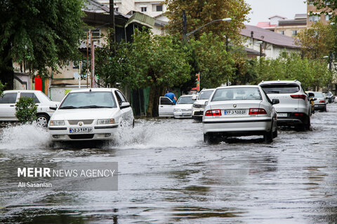 بارش شدید باران و آبگرفتگی معابر در آستارا