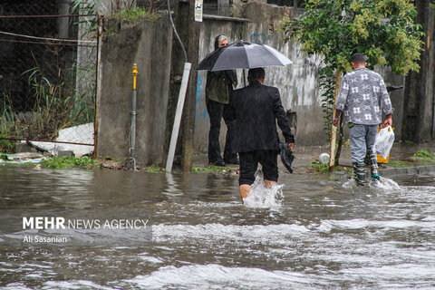 بارش شدید باران و آبگرفتگی معابر در آستارا