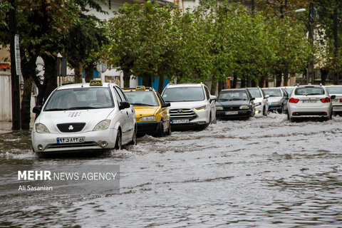 بارش شدید باران و آبگرفتگی معابر در آستارا