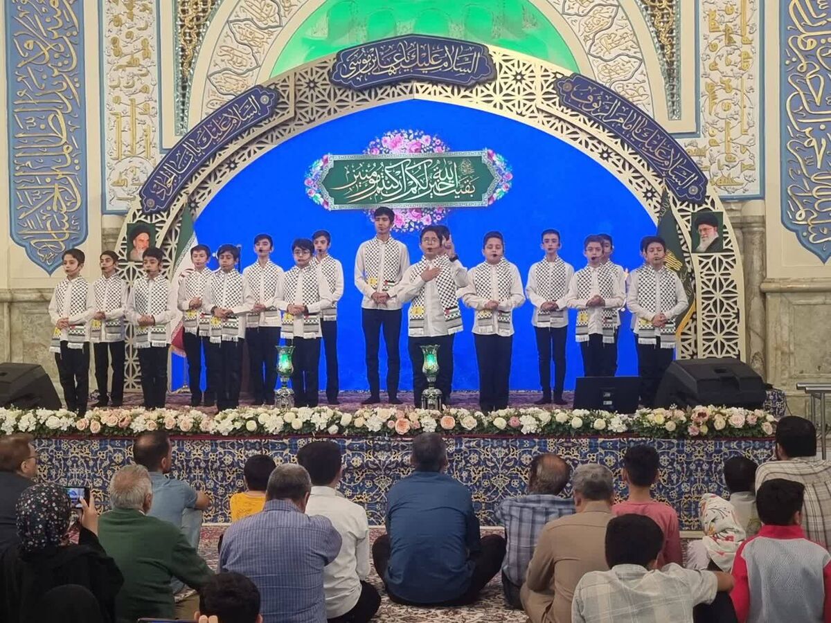 نغمه‌های فتح و پیروزی در حرم مطهر رضوی طنین‌انداز شد