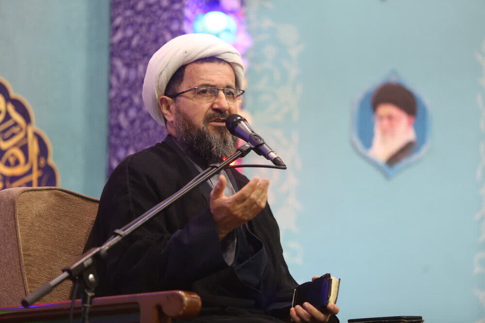 حجت‌الاسلام والمسلمین ماندگاری:
دفاع مقدس به ما آموخت عزت در گرو ولایت‌مداری و استقامت است