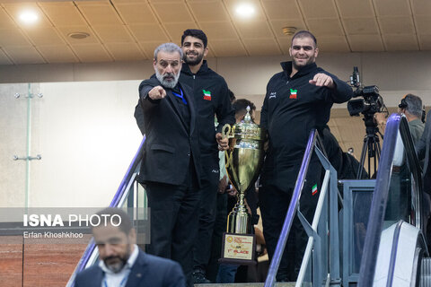 عکس روز | استقبال از تیم ملی کشتی فرنگی ایران در فرودگاه امام خمینی (ره)