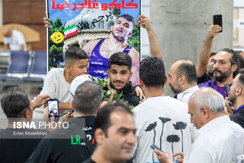 عکس روز | استقبال از تیم ملی کشتی فرنگی ایران در فرودگاه امام خمینی (ره)