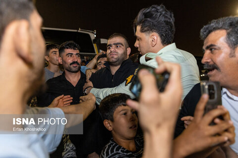 عکس روز | استقبال از تیم ملی کشتی فرنگی ایران در فرودگاه امام خمینی (ره)