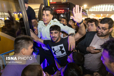 عکس روز | استقبال از تیم ملی کشتی فرنگی ایران در فرودگاه امام خمینی (ره)