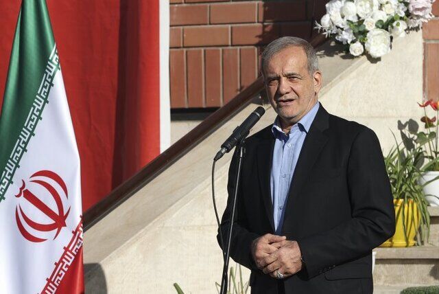 پزشکیان خطاب به دانش‌آموزان: شما طلا هستید