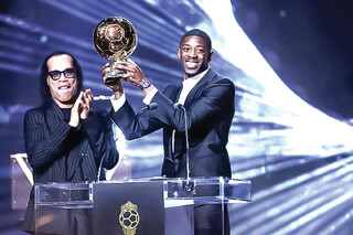 تاج‌گذاری «عثمان دمبله» در پاریس / ساکت کردن منتقدان با کسب توپ طلای ۲۰۲۵