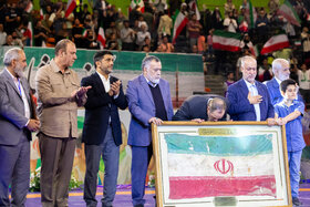 مراسم تجلیل از اعضای تیم‌های کشتی آزاد و فرنگی در مسابقات قهرمانی جهان
