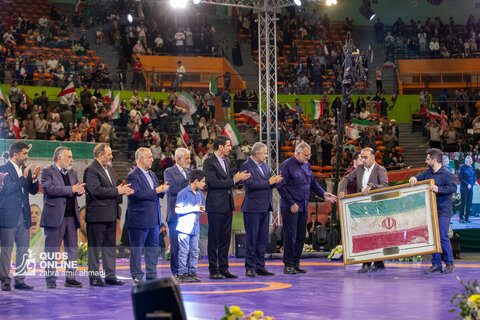 مراسم تجلیل از اعضای تیم‌های کشتی آزاد و فرنگی در مسابقات قهرمانی جهان