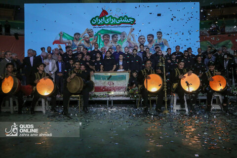 مراسم تجلیل از اعضای تیم‌های کشتی آزاد و فرنگی در مسابقات قهرمانی جهان