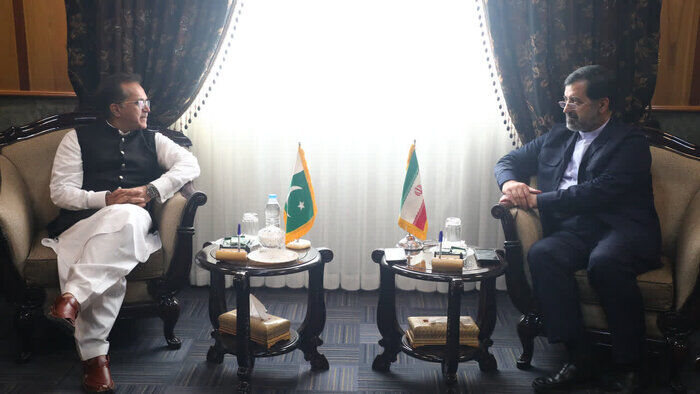 اعلام آمادگی قم برای گسترش همکاری با پاکستان