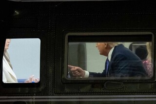 مکالمه پرتنش ترامپ و ملانیا از چشم دوربین‌ اسکای‌نیوز دور نماند